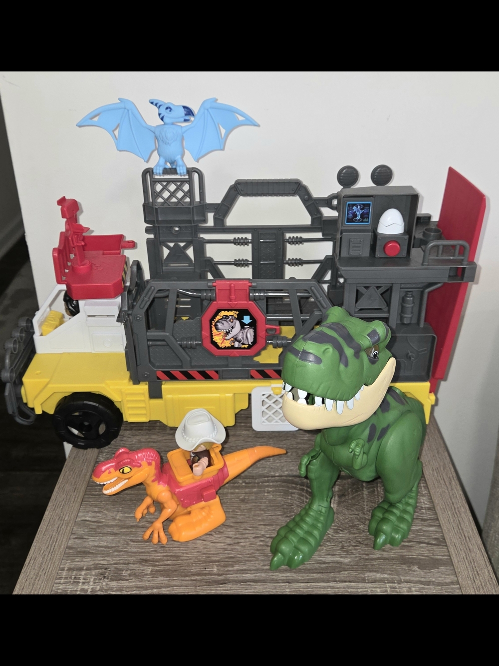 Kid Connection 533571 Dino Hauler Play Set with Truck Dinosaur INCOMPLETE.